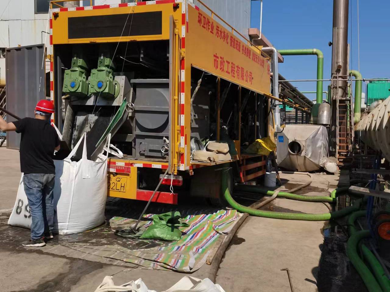 东昌淤泥压干处理